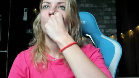 karoline121 online show from 11-12-25, 06:41