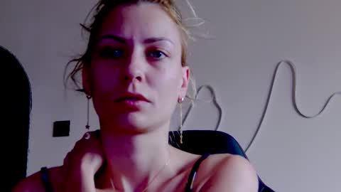 karoline121 online show from 11-15-25, 10:12