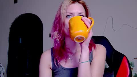 karoline121 online show from 11-24-25, 10:53