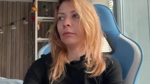 karoline121 online show from 02-20-26, 06:48