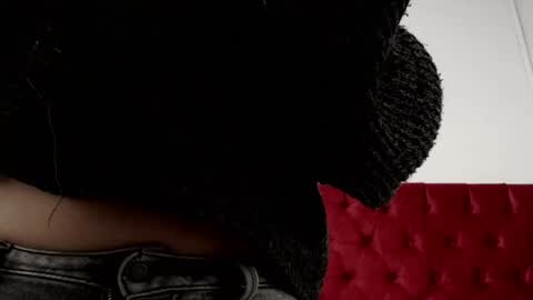 Isa online show from 02-19-25, 02:44