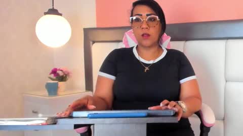 Snapshot of karolwest_ chatting on 12-16-25, 11:59 karolwest_ online show from 12-16-25, 11:59