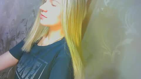 Caroline Fox online show from 09-13-25, 08:25