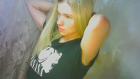 Caroline Fox online show from 09-14-25, 08:57