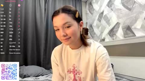 Kira online show from 10-26-25, 04:13