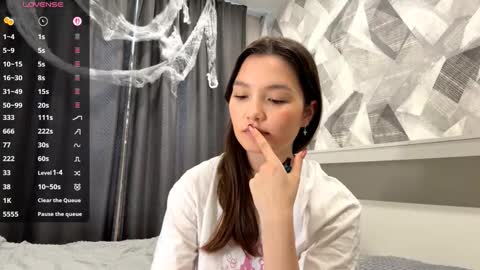 Kira online show from 11-01-25, 09:44