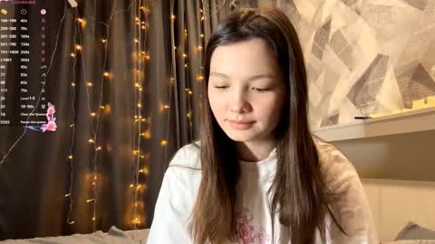 Kira online show from 12-05-25, 11:08