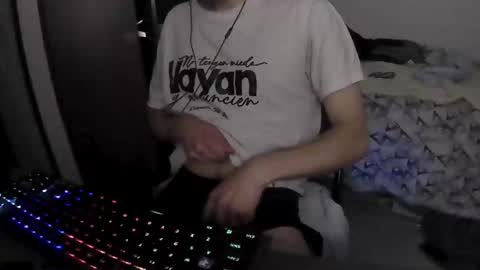 Snapshot of kassey12 chatting on 01-28-25, 04:18 AndyFuck online show from 01-28-25, 04:18