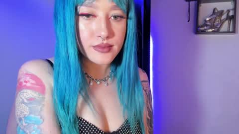 Snapshot of kat_apple chatting on 01-04-25, 12:37 Alicia online show from 01-04-25, 12:37