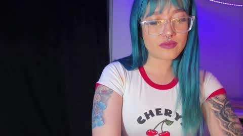 Snapshot of kat_apple chatting on 01-10-25, 11:39 Alicia online show from 01-10-25, 11:39