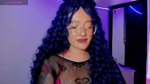 Snapshot of kat_apple chatting on 02-01-25, 01:23 Alicia online show from 02-01-25, 01:23