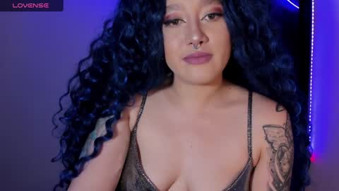 Snapshot of kat_apple chatting on 02-07-25, 06:02 Alicia online show from 02-07-25, 06:02