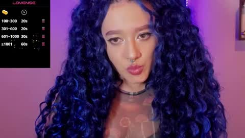 Snapshot of kat_apple chatting on 02-12-25, 04:01 Alicia online show from 02-12-25, 04:01