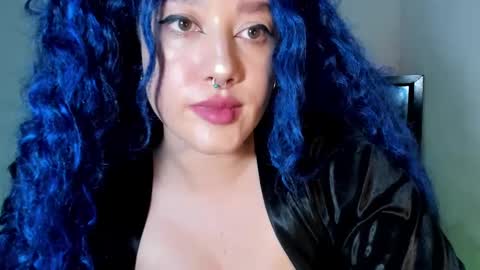 Snapshot of kat_apple chatting on 02-19-25, 02:33 Alicia online show from 02-19-25, 02:33