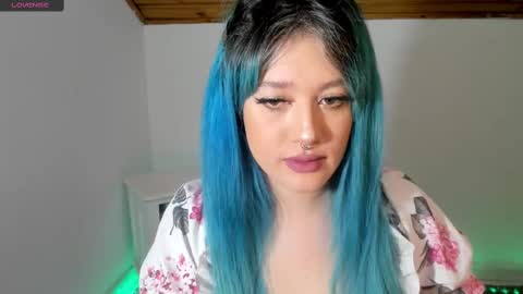 Snapshot of kat_apple chatting on 03-12-25, 11:33 Alicia online show from 03-12-25, 11:33