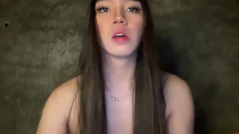 Snapshot of kat_hollandx chatting on 01-05-25, 07:17 Majesty online show from 01-05-25, 07:17