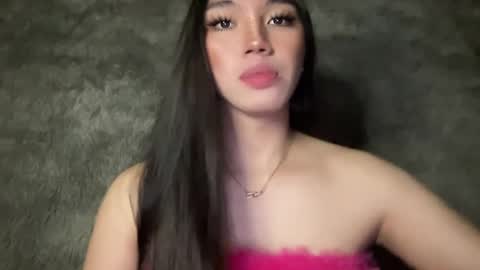 Snapshot of kat_hollandx chatting on 01-06-25, 12:13 Majesty online show from 01-06-25, 12:13