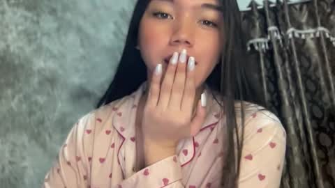 Snapshot of kat_hollandx chatting on 01-21-25, 03:43 Majesty online show from 01-21-25, 03:43