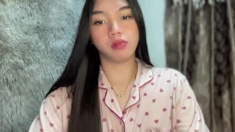 Snapshot of kat_hollandx chatting on 01-23-25, 01:02 Majesty online show from 01-23-25, 01:02