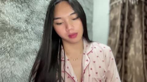 Snapshot of kat_hollandx chatting on 01-24-25, 11:48 Majesty online show from 01-24-25, 11:48