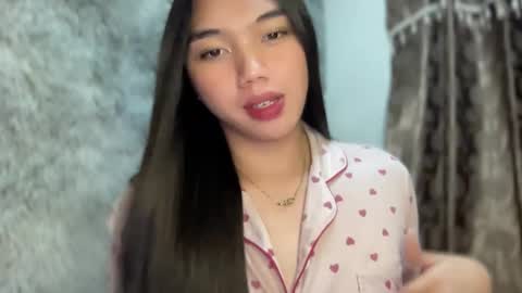 Snapshot of kat_hollandx chatting on 01-25-25, 06:34 Majesty online show from 01-25-25, 06:34