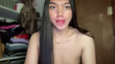 Snapshot of kat_hollandx chatting on 01-27-25, 04:33 Majesty online show from 01-27-25, 04:33