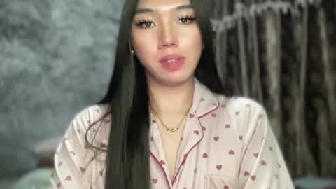 Snapshot of kat_hollandx chatting on 02-04-25, 04:50 Majesty online show from 02-04-25, 04:50