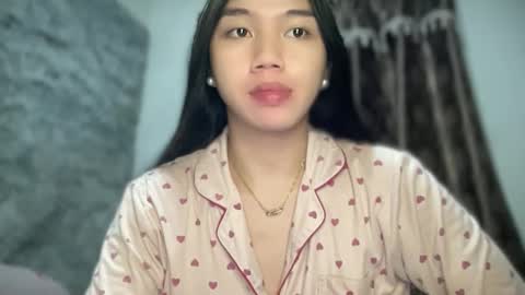 Snapshot of kat_hollandx chatting on 02-05-25, 04:47 Majesty online show from 02-05-25, 04:47