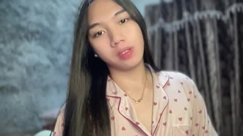 Snapshot of kat_hollandx chatting on 02-06-25, 01:43 Majesty online show from 02-06-25, 01:43