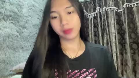 Snapshot of kat_hollandx chatting on 02-14-25, 11:10 Majesty online show from 02-14-25, 11:10