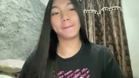 Snapshot of kat_hollandx chatting on 02-15-25, 03:39 Majesty online show from 02-15-25, 03:39