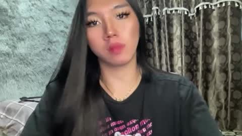 Snapshot of kat_hollandx chatting on 02-20-25, 06:57 Majesty online show from 02-20-25, 06:57