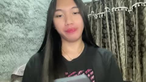 Snapshot of kat_hollandx chatting on 02-21-25, 02:48 Majesty online show from 02-21-25, 02:48