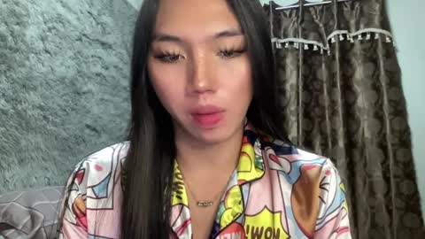 Snapshot of kat_hollandx chatting on 02-27-25, 12:56 Majesty online show from 02-27-25, 12:56