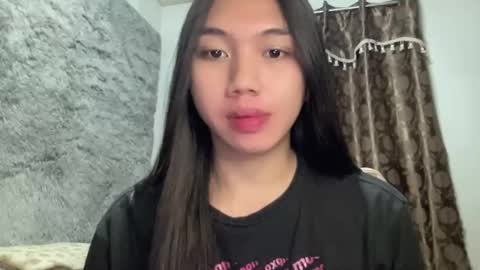 Snapshot of kat_hollandx chatting on 03-06-25, 11:47 Majesty online show from 03-06-25, 11:47