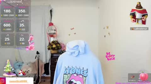 Kat       online show from 12-20-24, 07:28