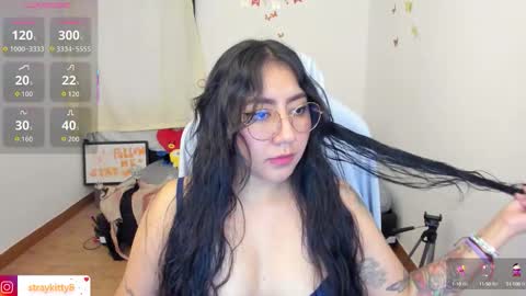 Kat       online show from 10-05-25, 02:26