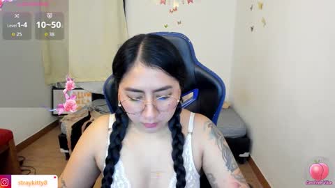 Kat       online show from 12-18-25, 08:59