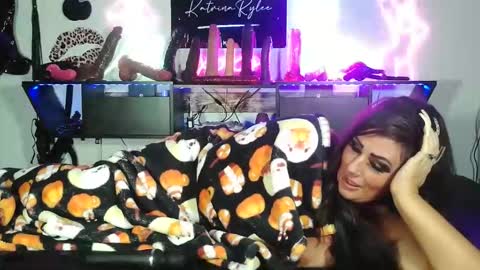 Sexywifekat23 online show from 11-07-25, 04:01