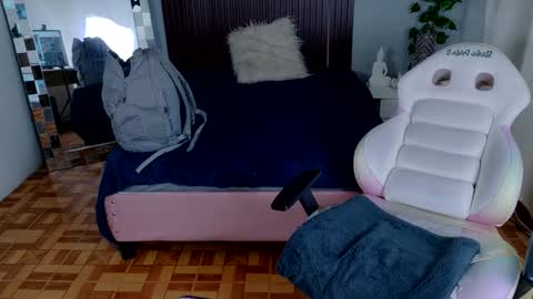 Snapshot of kataleya_29 chatting on 10-18-25, 09:15 kate online show from 10-18-25, 09:15