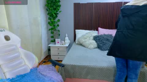 Snapshot of kataleya_29 chatting on 11-20-25, 12:49 kate online show from 11-20-25, 12:49