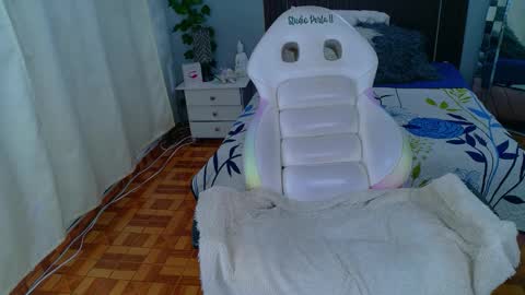 Snapshot of kataleya_29 chatting on 12-01-25, 01:43 kate online show from 12-01-25, 01:43