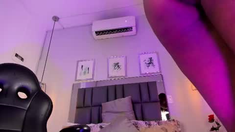 Snapshot of kataleya_west chatting on 06-14-26, 02:08 kataleya_west online show from 06-14-26, 02:08