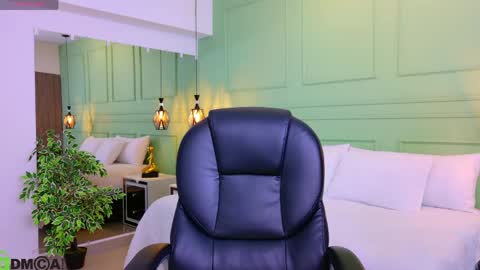 Kat online show from 04-23-26, 11:42