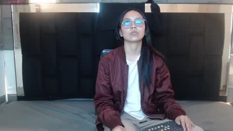 Katalina online show from 02-10-26, 01:37