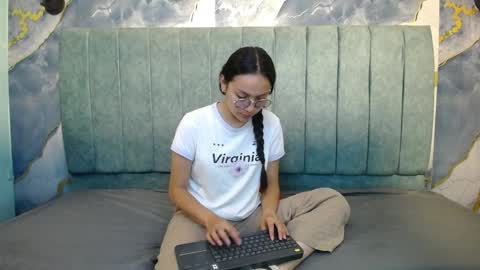 Katalina online show from 04-01-26, 03:53