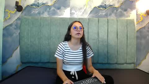 Katalina online show from 04-12-26, 06:02