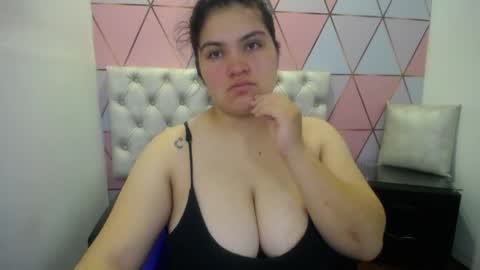 Snapshot of katalina_santana25 chatting on 06-07-26, 06:44 katalina santana25 online show from 06-07-26, 06:44