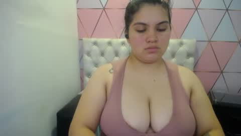 Snapshot of katalina_santana25 chatting on 06-11-26, 12:32 katalina santana25 online show from 06-11-26, 12:32