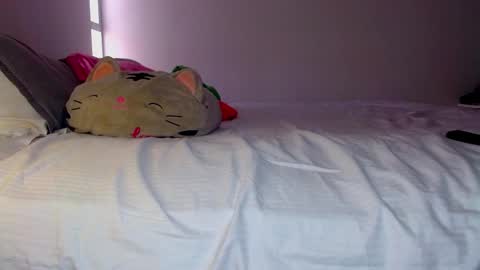 katalinaferreirax online show from 12-10-24, 06:17